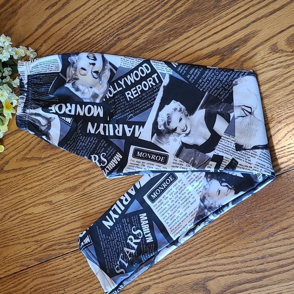 Marilyn Monroe Newspaper Pants / Leggings - Picture 2 of 6